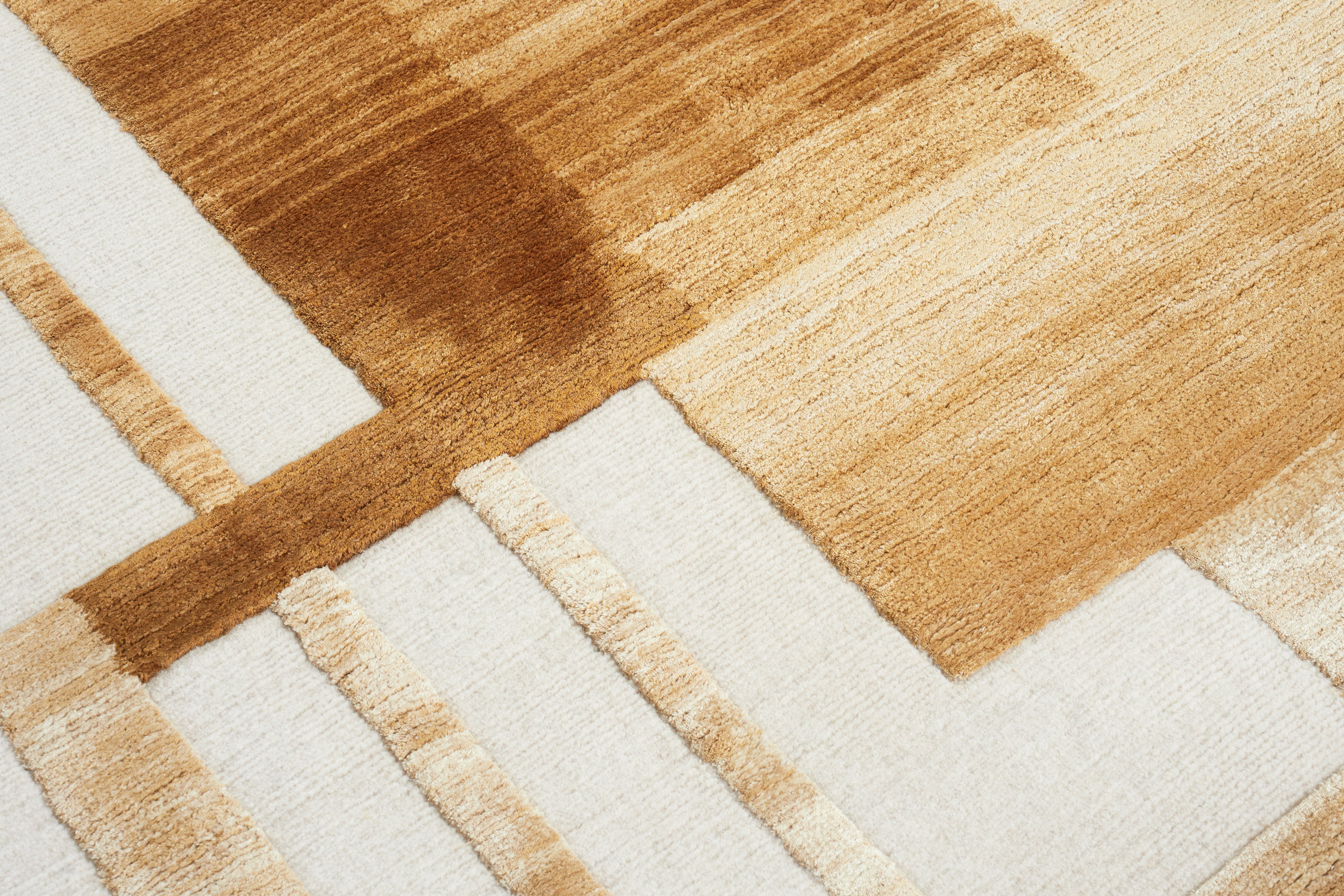 Vanguard Piazza Gold Rug