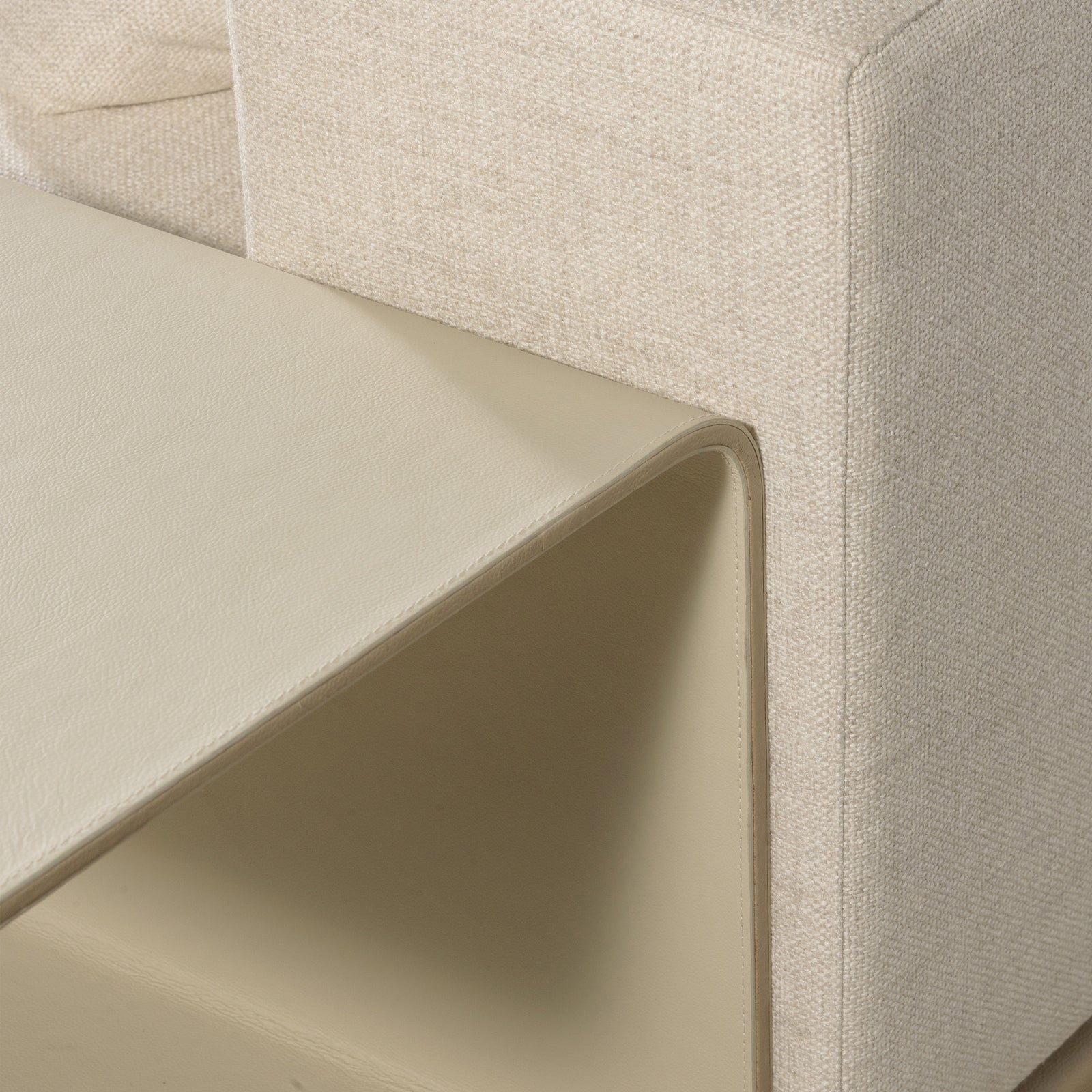 Sofa Seccional Forma 112" (10)